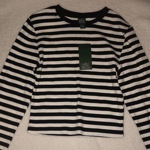 Wild fable cropped black & white stripe top